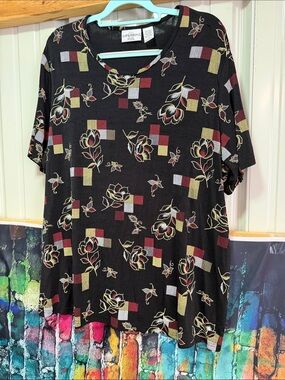 kathy ireland Black Floral Geo Print Short Sleeve Tee — Multicolor Accents